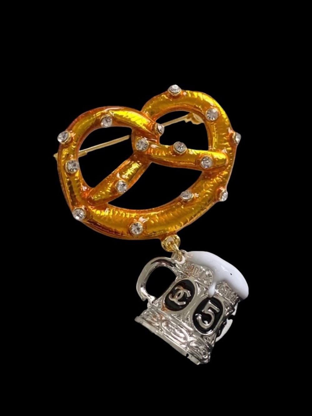 double C Paris Metiers D’Art  Pretzel 🥨 Paris- Salzburg Fall Collection Brooch
